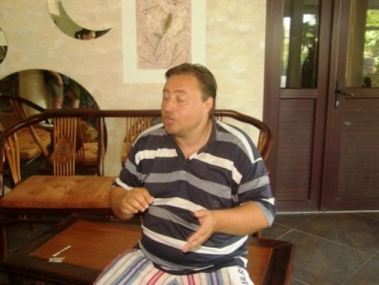 Turişti cazaţi în Mamaia, daţi afară din hotel de patronul Bosânceanu: 